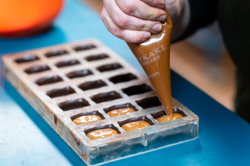 Filling Chocolate Molds - Chocolate Necessities